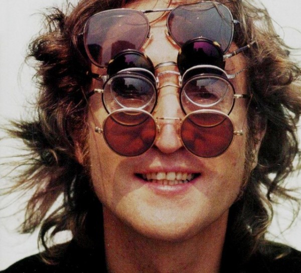 John-Lennons-Glasses-2-639x580